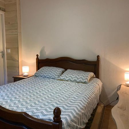 Gite Les Cabanes De Fallot Pour 15 Personnes - Piscine Naturelle L'isle-Bouzon 外观 照片